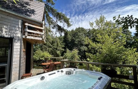 Cabane dans les arbres35G132102 Les Portes du Coglais - Ille-et-Vilaine - Terrasse principale avec spa privatif