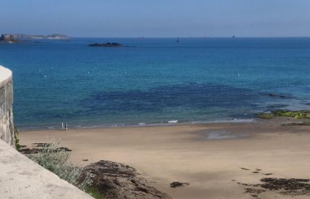 City Break n&deg;35G11333 Dinard - Ille-et-Vilaine - Vue de la terrasse, &agrave; mar&eacute;e basse.