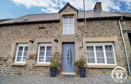 G&icirc;te n&deg;35G12294 Mesnil-Roc'h - Ille-et-Vilaine - Fa&ccedil;ade de la maison