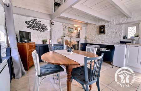 G&icirc;te n&deg;35G121104 Mont-Dol - Ille-et-Vilaine - photo