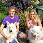 Vos hôtes : Philippe et Iveta Cardi et leurs chiens affectueux Vos hôtes : Philippe et Iveta Cardi et leurs chiens affectueux